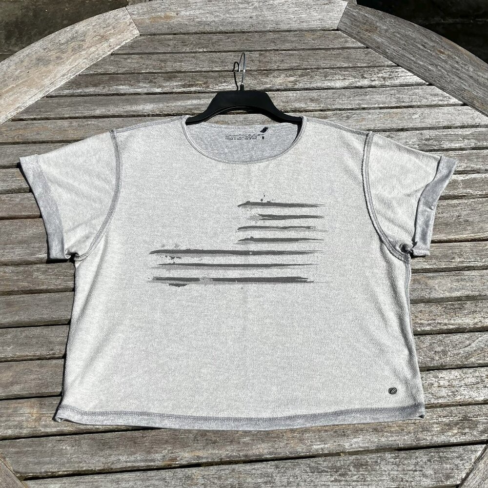 William Rast Absract Flag Design Top - Medium - Picture 4 of 9